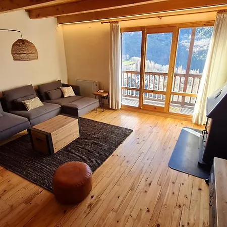 Boi Calma Duplex Apartment